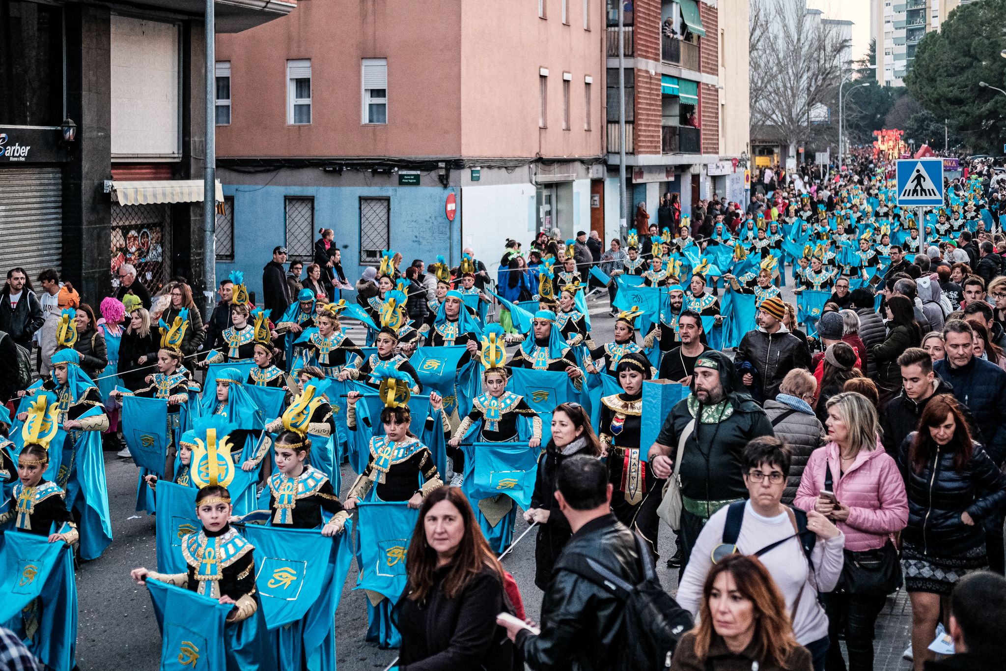 La Gran Rua de Carnaval pels carrers de Cerdanyola. FOTO: Ale Gómez