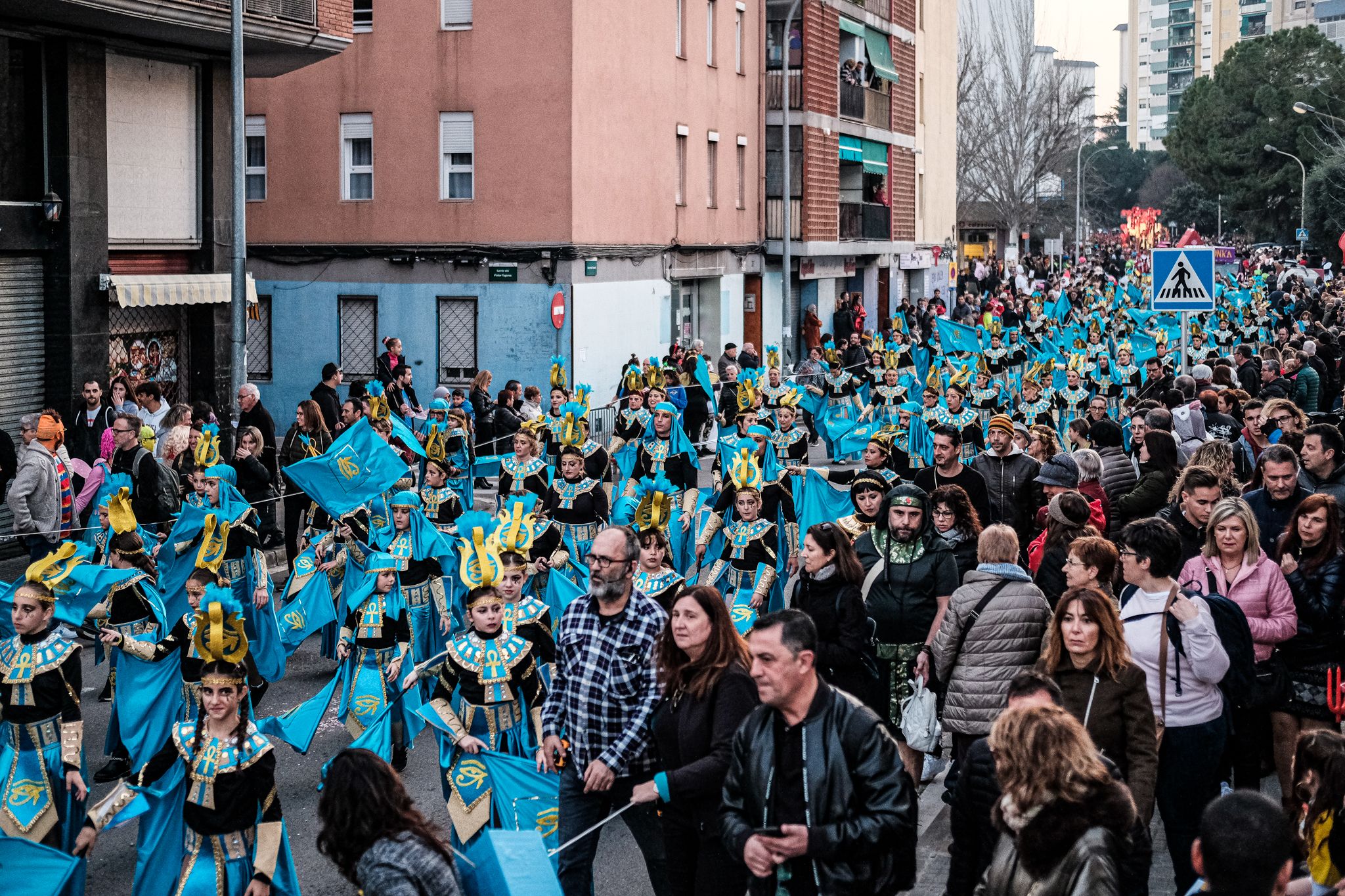 La Gran Rua de Carnaval pels carrers de Cerdanyola. FOTO: Ale Gómez