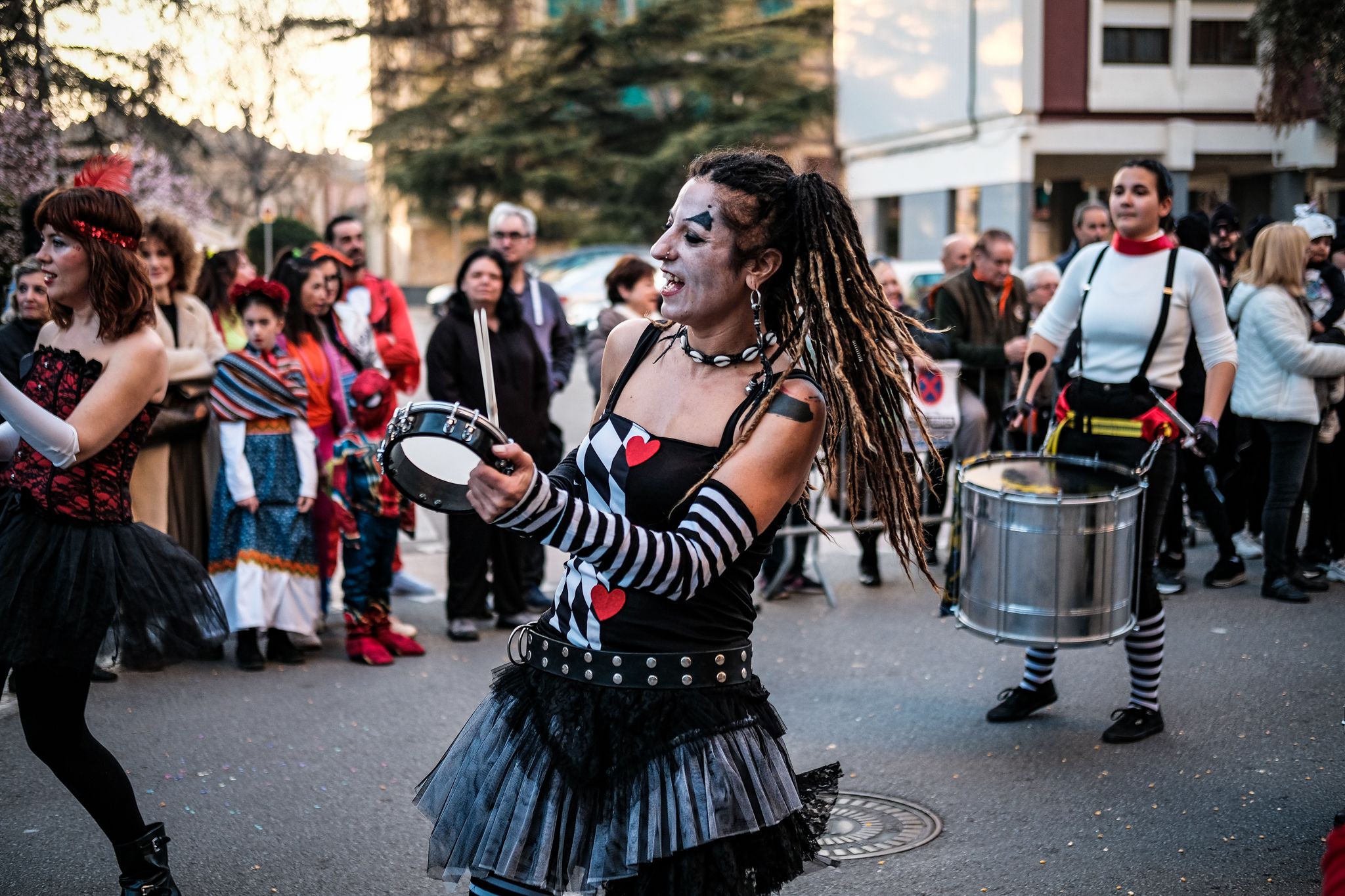 La Gran Rua de Carnaval pels carrers de Cerdanyola l'any 2020. FOTO: Ale Gómez