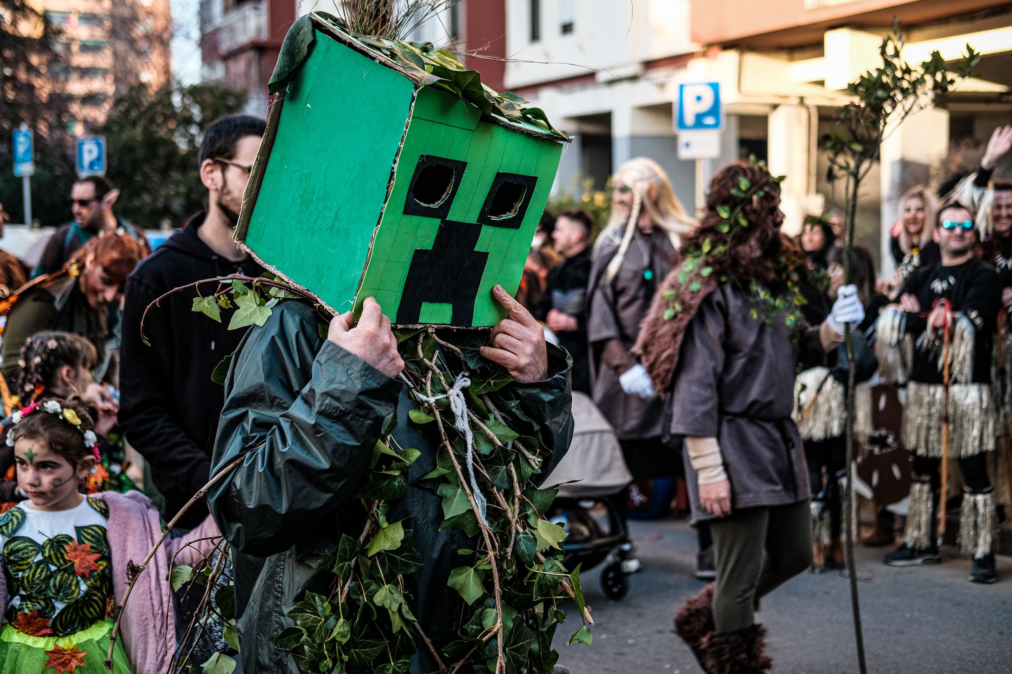 La Gran Rua de Carnaval pels carrers de Cerdanyola. FOTO: Ale Gómez