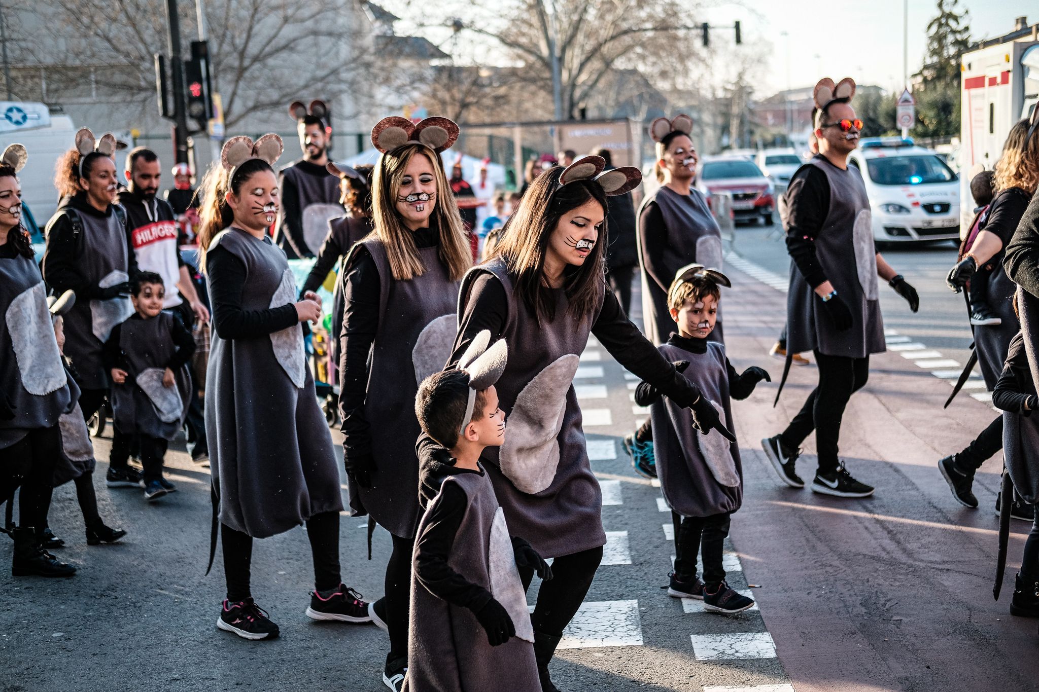 La Gran Rua de Carnaval pels carrers de Cerdanyola. FOTO: Ale Gómez