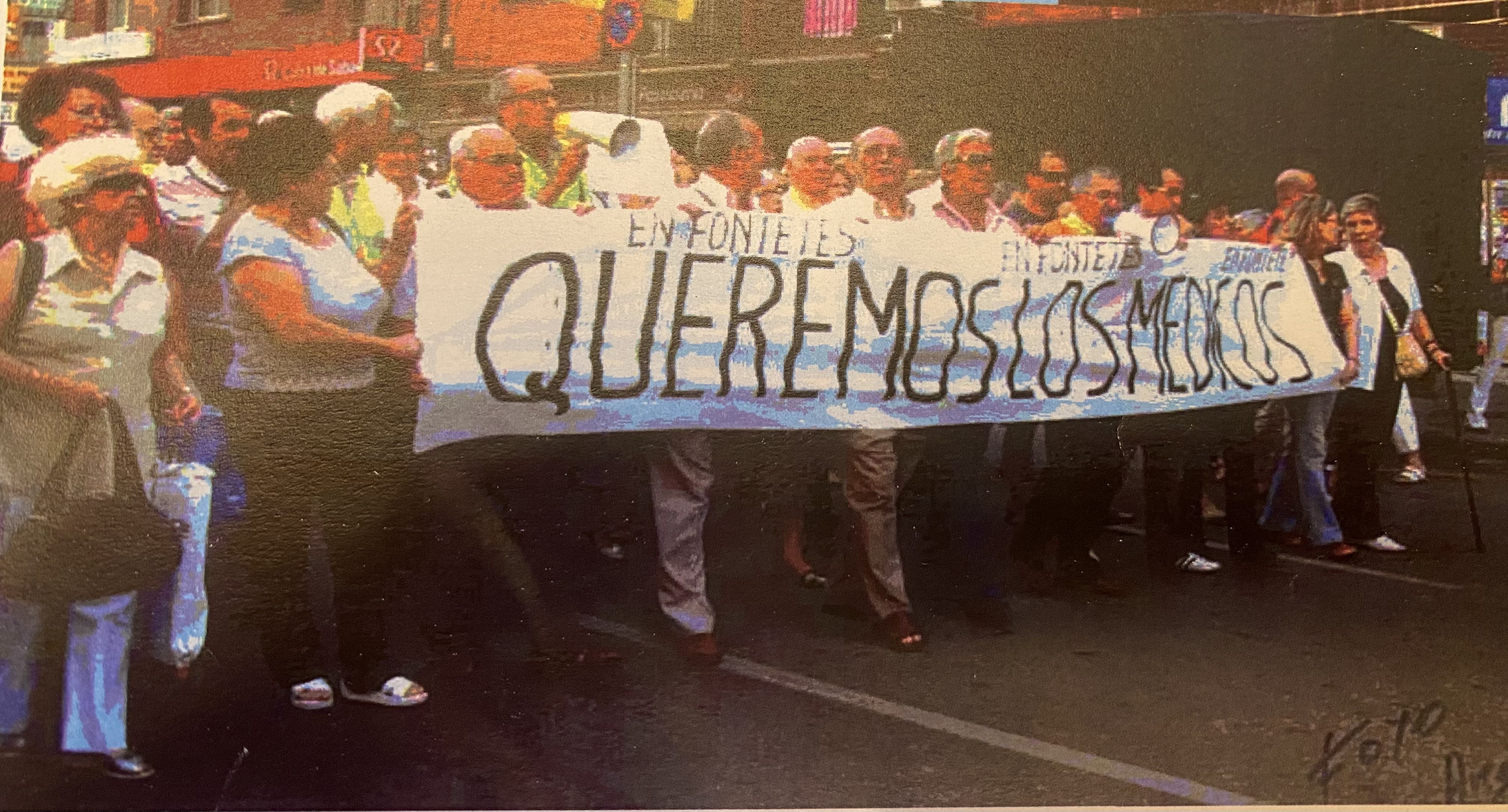 El veïnat de Les Fontetes durant la manifestació en defensa del CAP l'any 2009. FOTO: Cedida