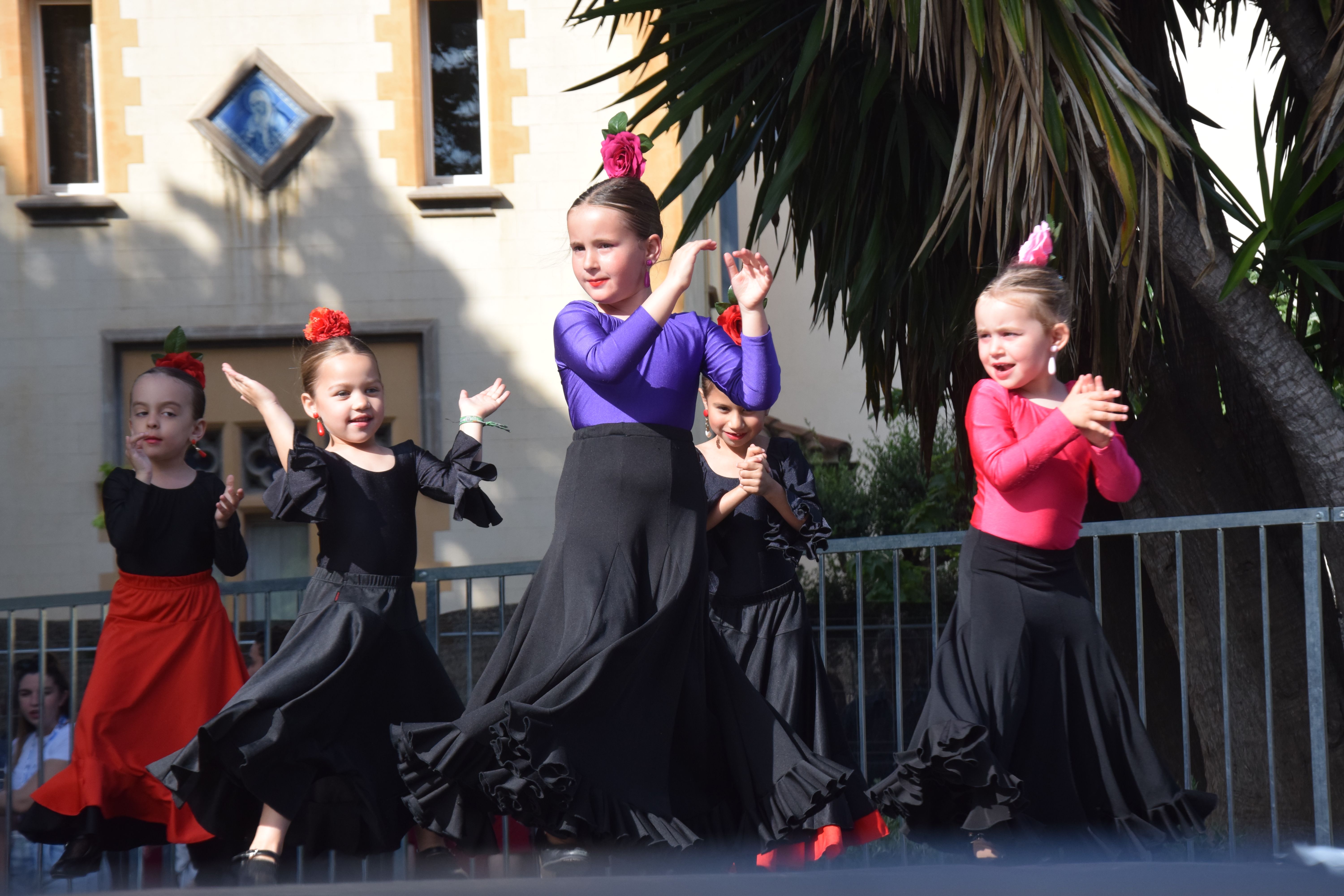 Les escoles de Cerdanyola ballen per la 23 edició del Dia Internacional de la Dansa. FOTO: Marc Mata