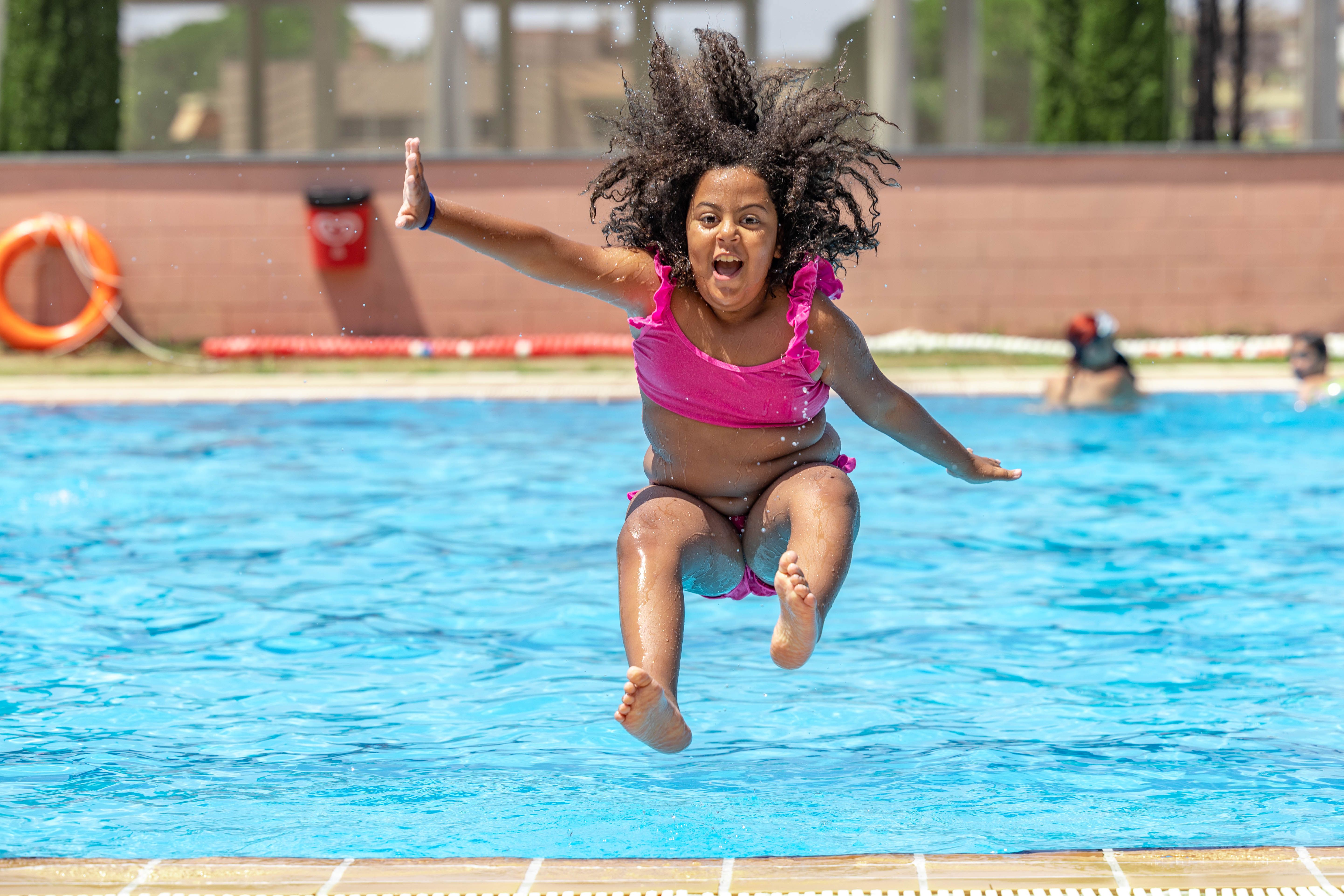 Estiu a les piscines de Cerdanyola. FOTO: Arnau Padilla