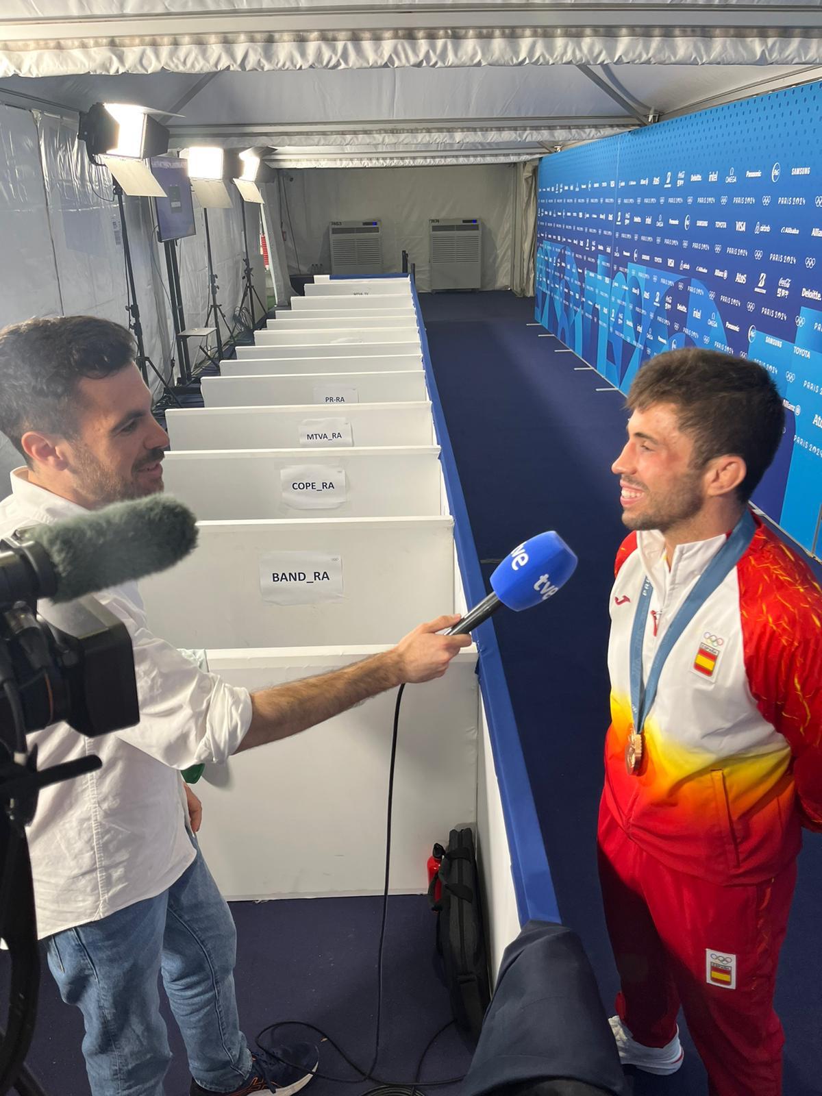 Jaume Palomar a la zona mixta dels Jocs Olímpis de París. FOTO: Cedida