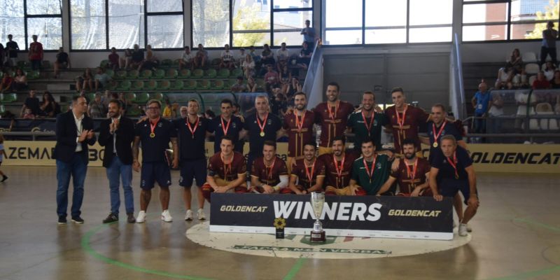 Selecció masculina de Portugal amb la copa. FOTO: Marc Mata 