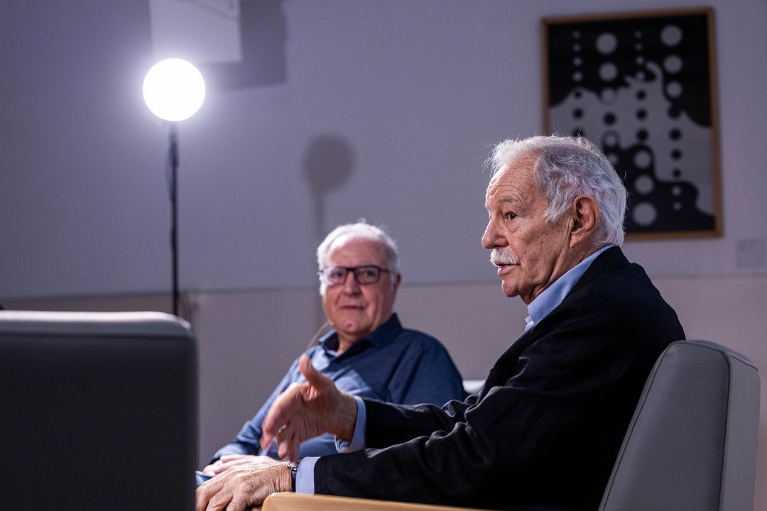 Eduardo Mendoza al 'Una vida de llibre' al MAC. FOTO: Núria Puentes (Ajuntament)