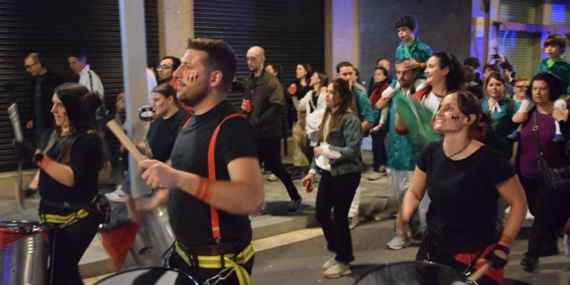 Batúcamela amenitza el correcamió juntament amb la música. FOTO Marc Mata