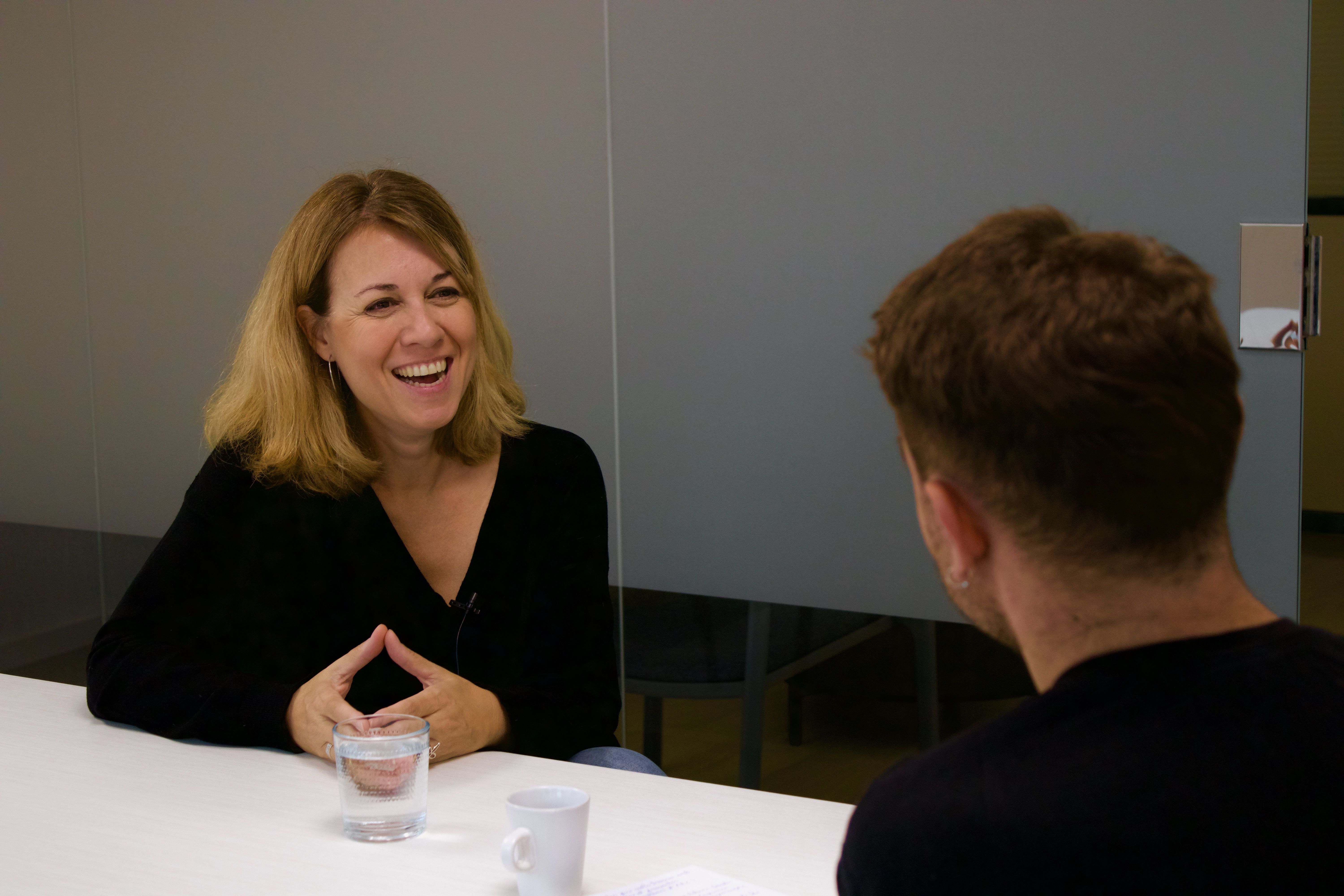 La candidata a la presidència d'ERC, Helena Solà, durant l'entrevista amb el TOT Cerdanyola. FOTO: TOT Cerdanyola