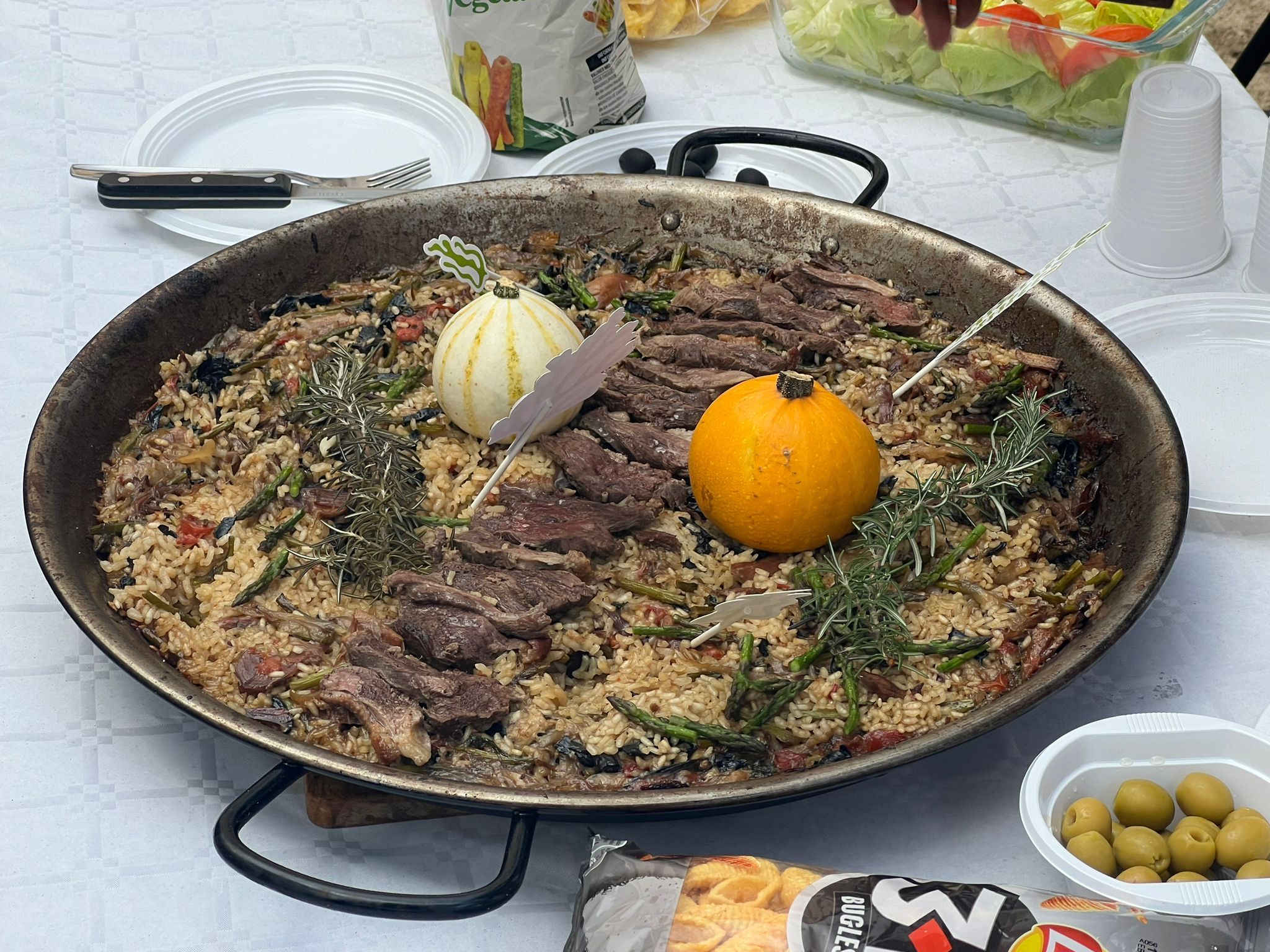 Cerdanyola celebra el concursos de paelles de Sant Martí. FOTO: Marc Mata