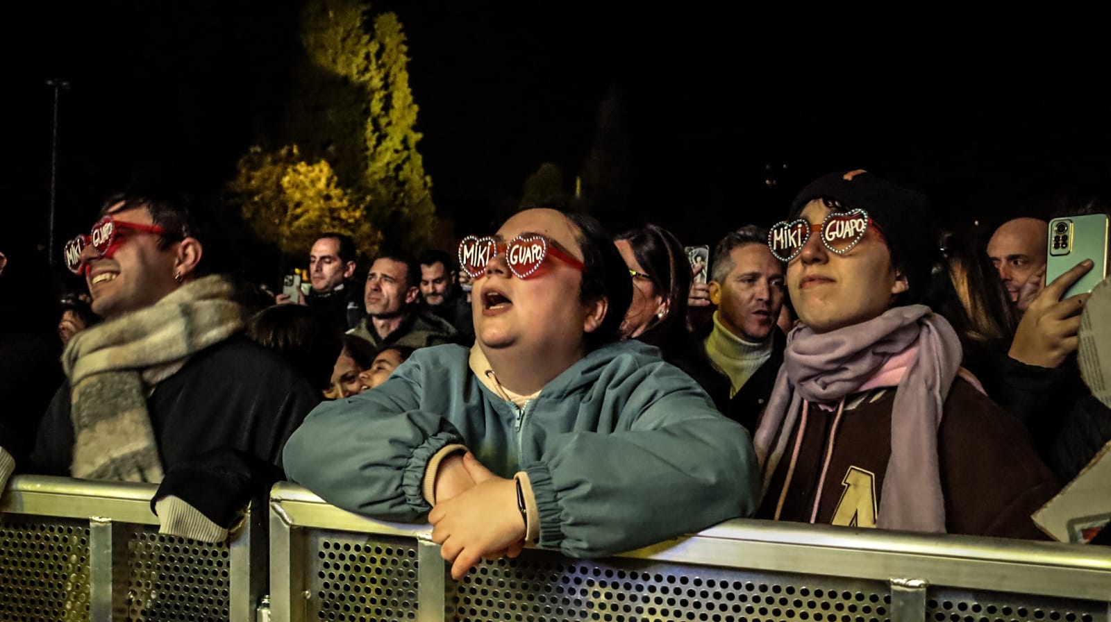 Més de 2000 persones gaudeixen del concert de Miki Nuñez al parc Xarau. FOTO: Marc Mata