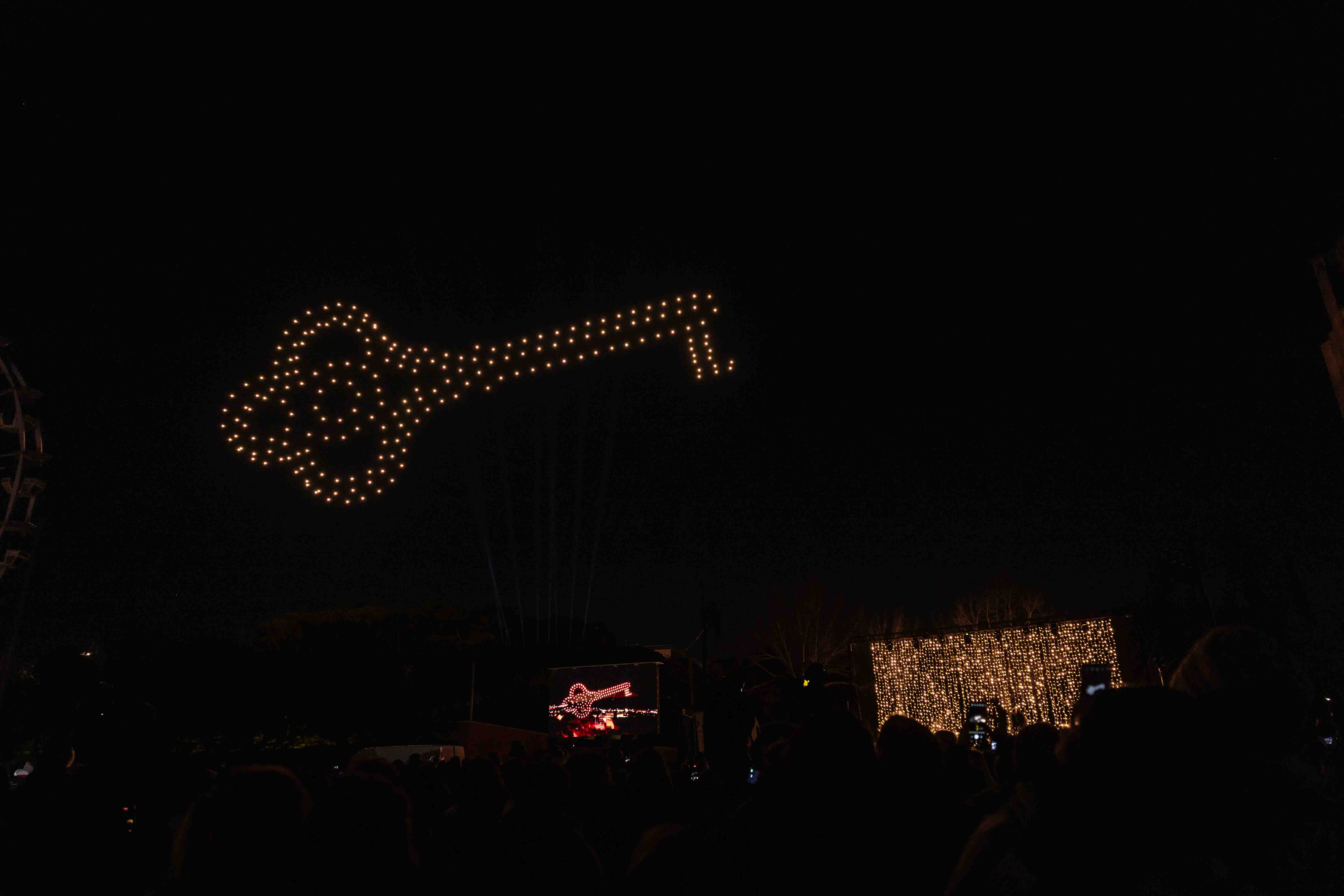 Espectacle de drons a la benvinguda Reis d'Orient. FOTO: Arnau Padilla