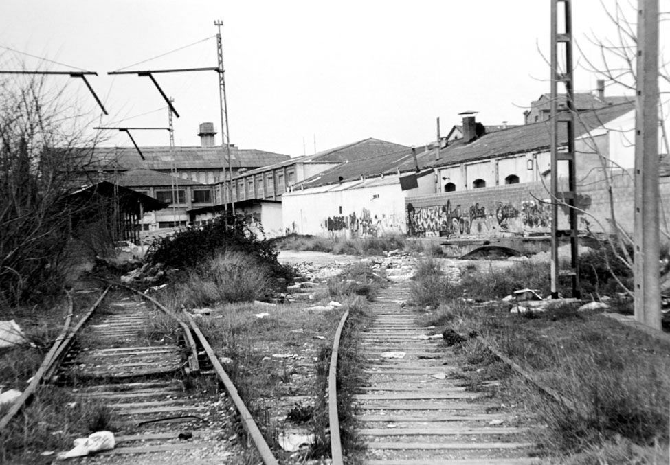 Molls ferroviàris de la Uralita. FOTO: J.R. Urbano (Arxiu Urbano)