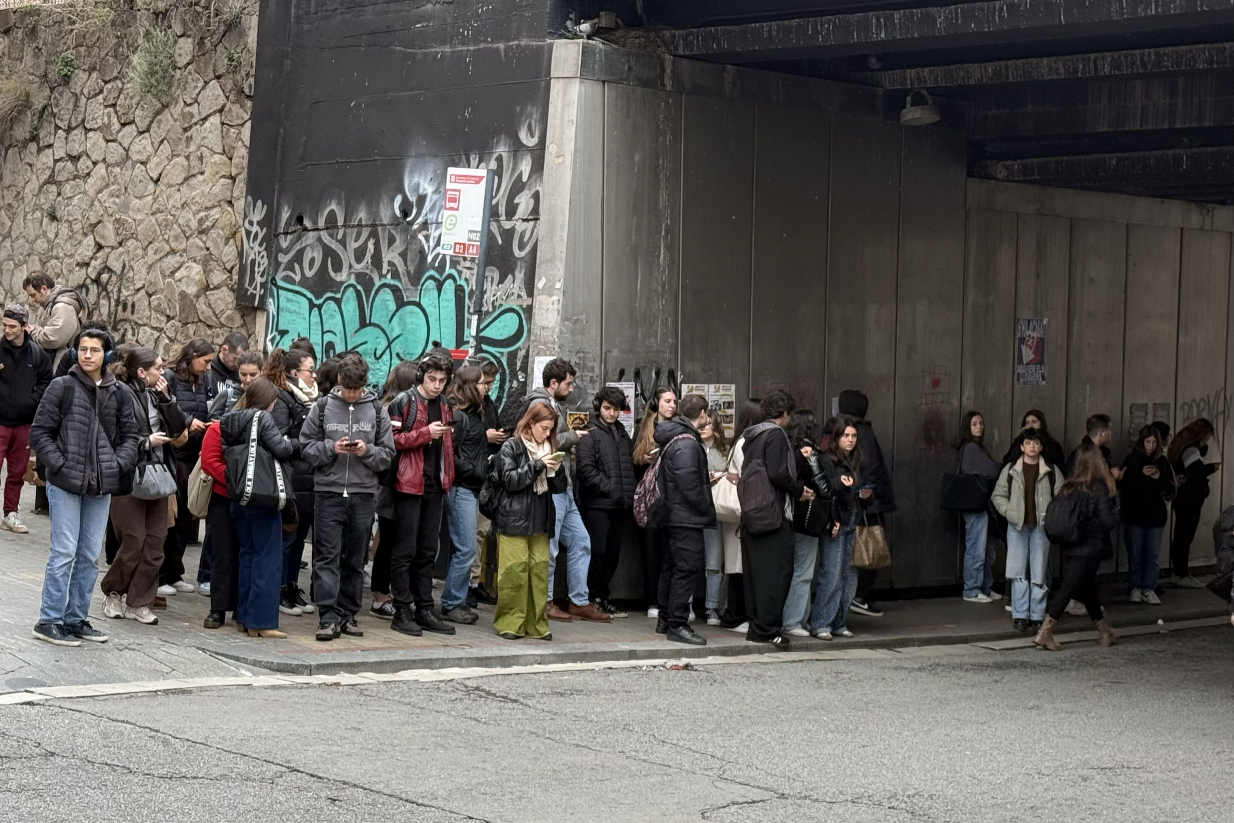 Resignació i poca sorpresa entre els usuaris de Rodalies davant d'una ...